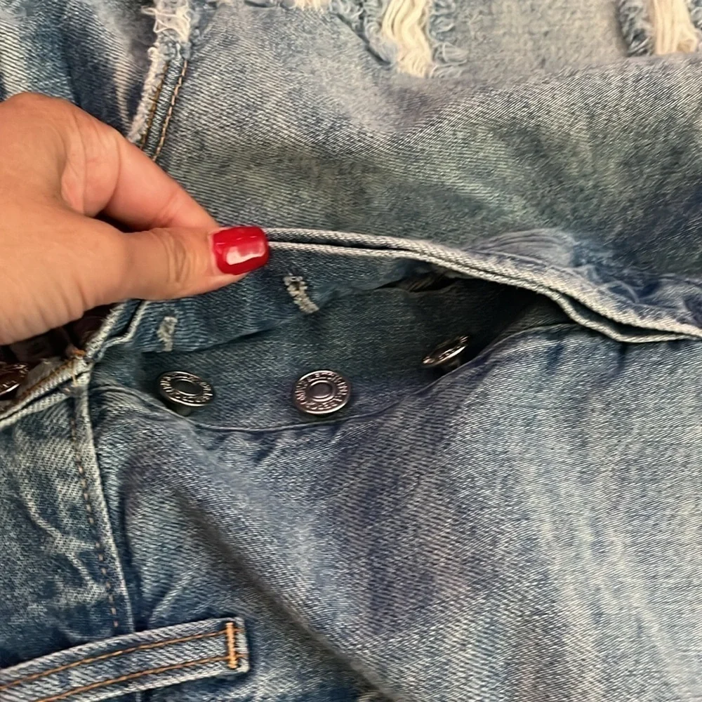 “Abercrombie & Fitch: High Waist Jean Shorts size 27”